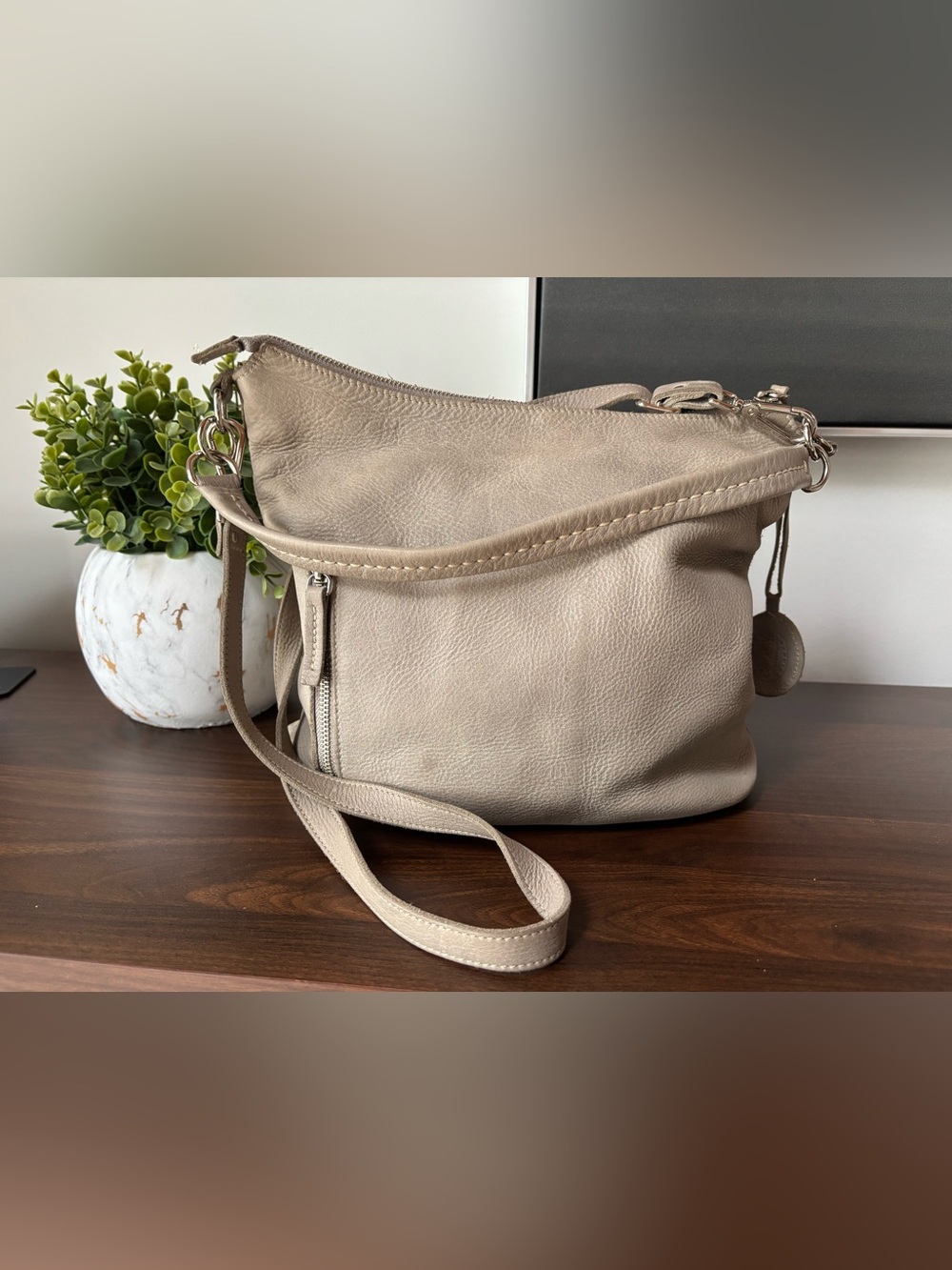 Roots Leather Crossbody Bag in Stone/Taupe - Women